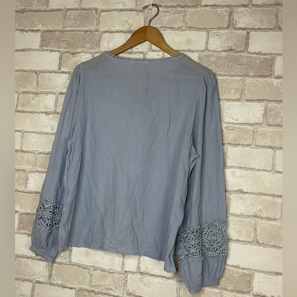 Lucky Brand Light Blue Crochet Trim Blouse Size L - Picture 9 of 16
